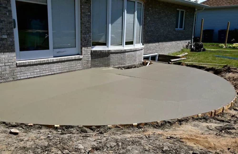 Ile gotowej wylewki betonowej potrzebujesz na m2? Oblicz to łatwo!