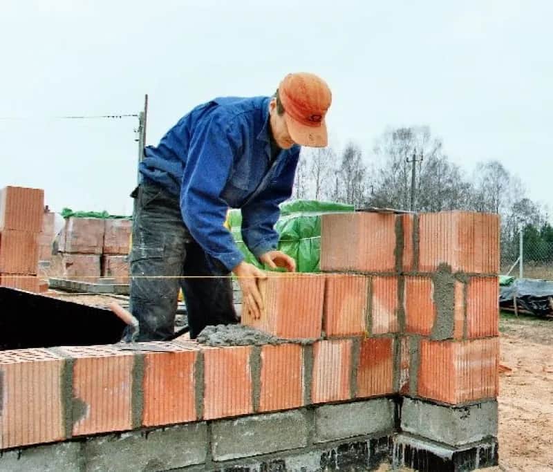 Jaki cement do murowania? Poznaj najlepsze opcje dla trwałości budowy