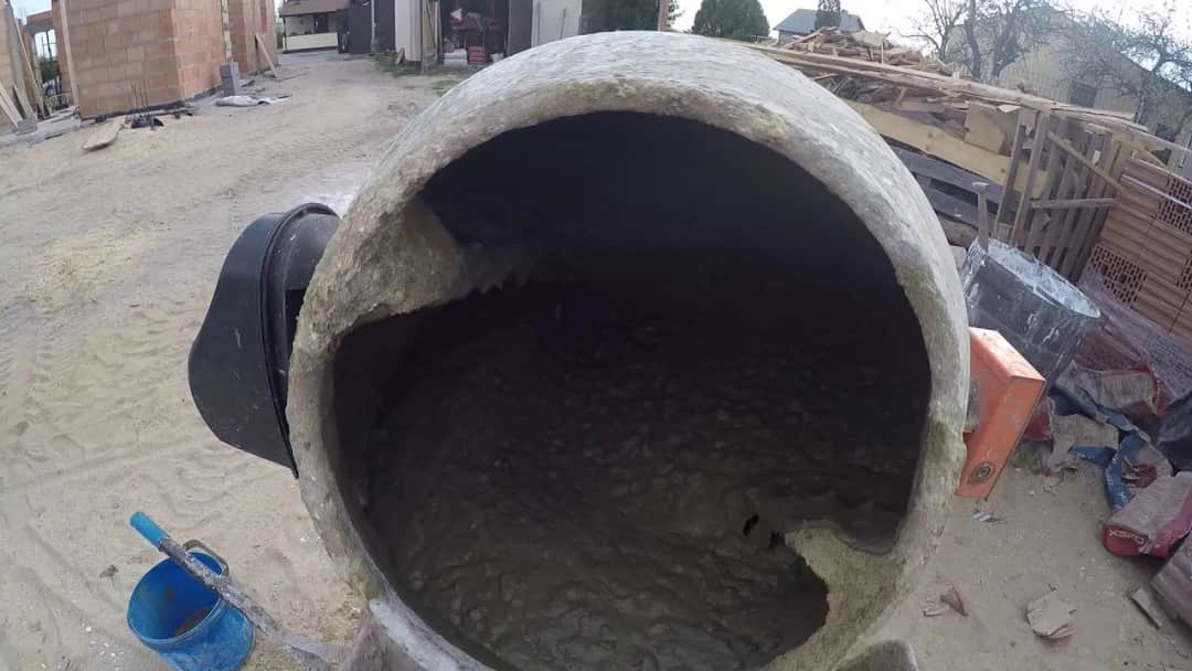 Ile łopat piasku na worek cementu do wylewki – uniknij błędów w proporcjach