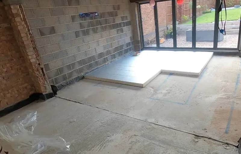 Jaki styropian pod wylewkę wybrać, aby uniknąć problemów z wilgocią?